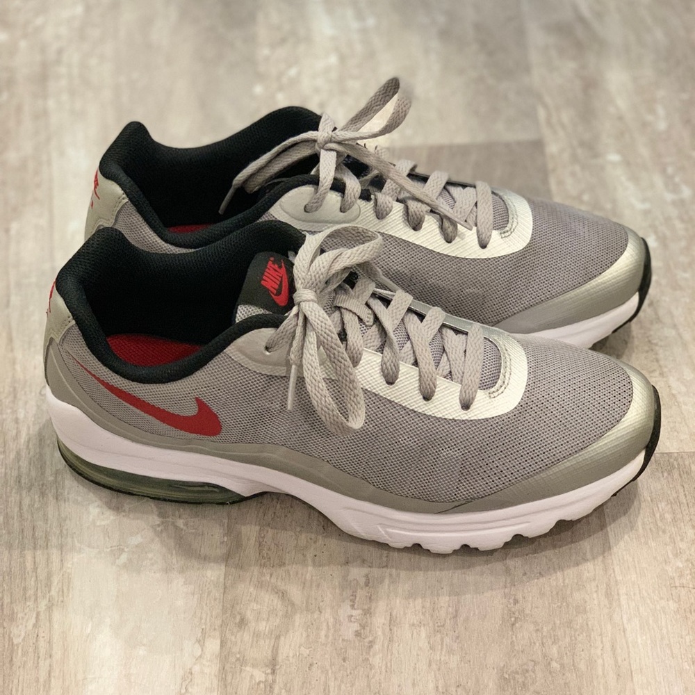 Nike Air Max Invigor Men Sz 9.5 Running Shoes